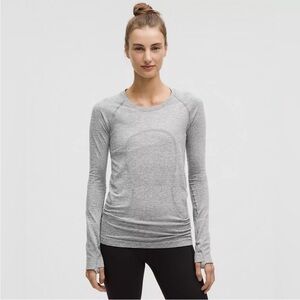 Lululemon Athletica Light Gray Long Sleeve Tee